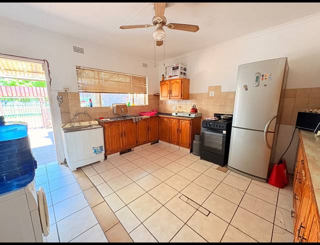 2 BEDROOM TOWNHOUSE FOR SALE IN DUNCANVILLE